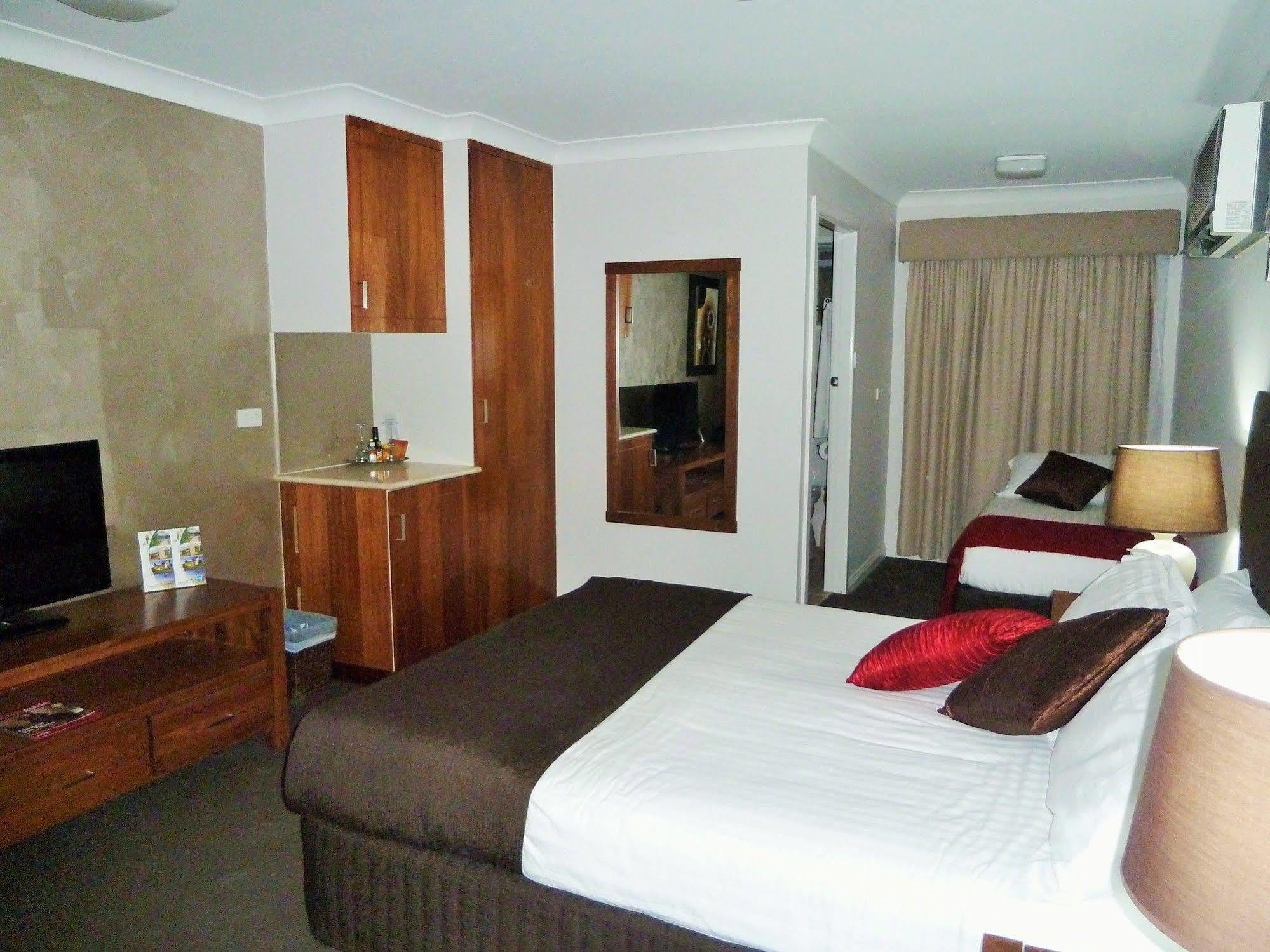 The Aston Motel Tamworth Exteriör bild